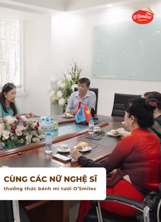 Cùng các nữ nghệ sĩ thưởng thức bánh mì tươi O'Smiles